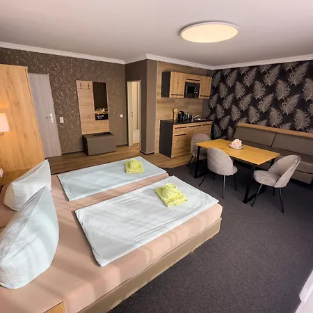 Appart Hotel Rossdorf 公寓式酒店